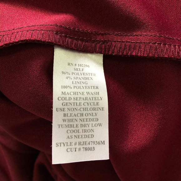 Connected Maroon Knee Length Sleeveless Dress - Picture 7 of 7